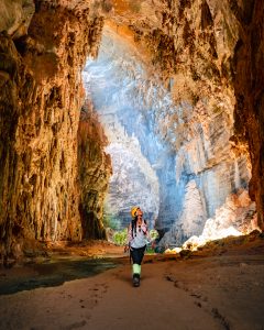 Cavernas-do-Peruacu-Foto-@lucasramosmendes-modelo-@rosiane_v_mendes-3